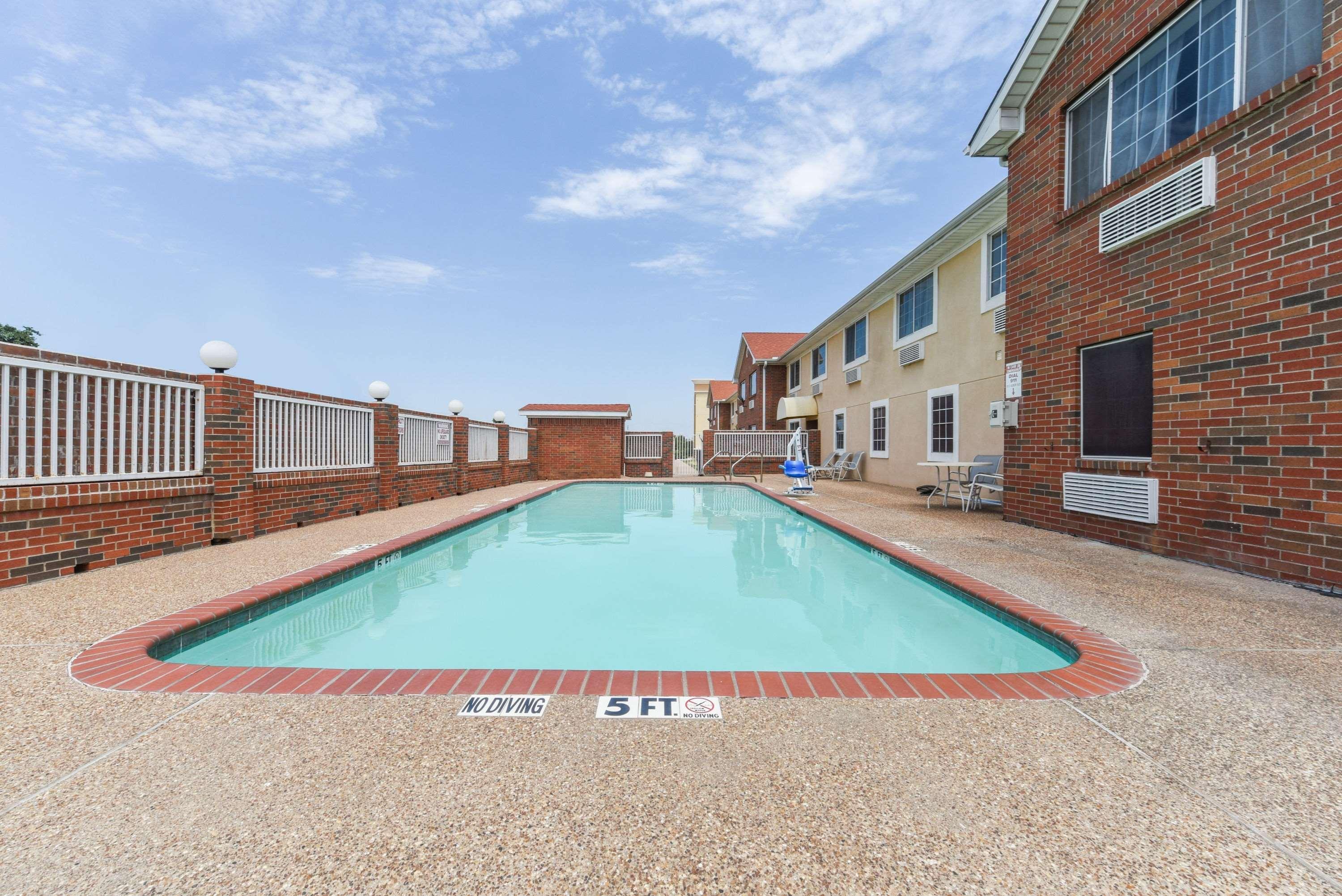 Super 8 By Wyndham Burleson Fort Worth Area Exteriér fotografie