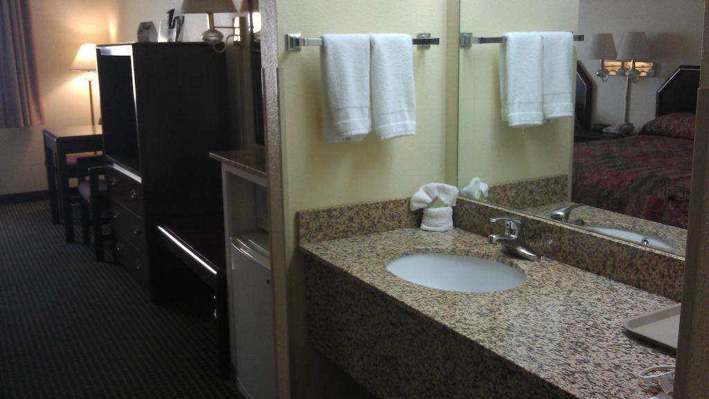 Super 8 By Wyndham Burleson Fort Worth Area Pokoj fotografie